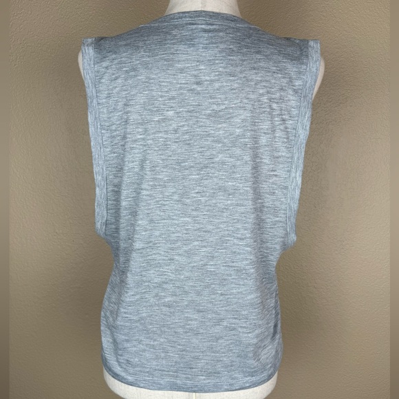 The Beatles Gray/Rainbow Graphic Drop Armhole, Sleeveless Crop Tank. Size- L - Picture 4 of 7